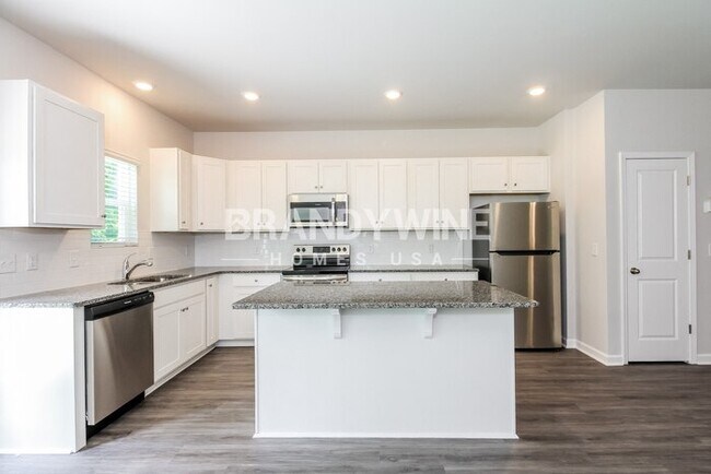 Building Photo - 918 Coosaw Pl