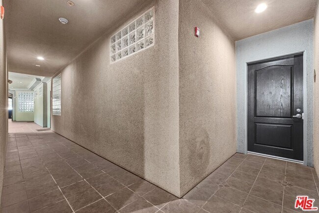 Building Photo - 10275 Missouri Ave