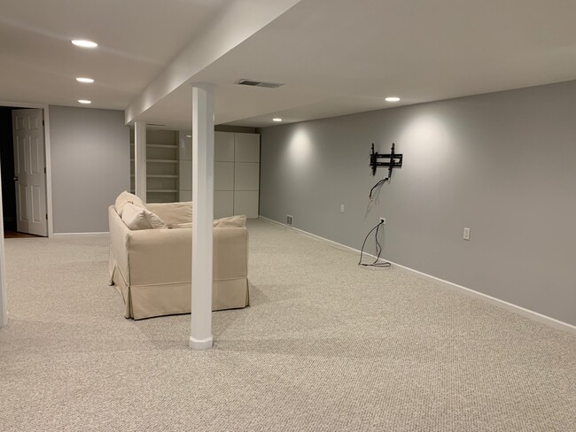 Building Photo - 7621 W Norridge St