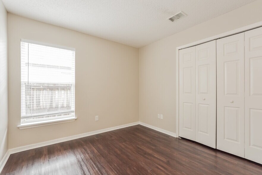 Building Photo - 287 Brightview Dr