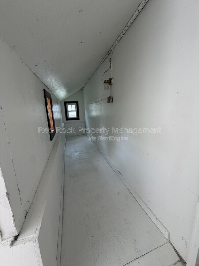 Building Photo - 320 Highland Ave