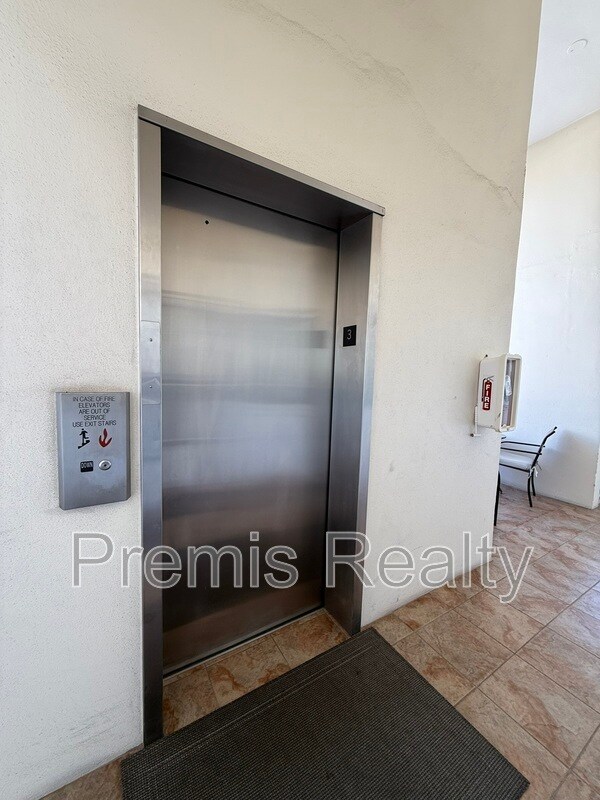 Building Photo - 1235 S Highland Ave