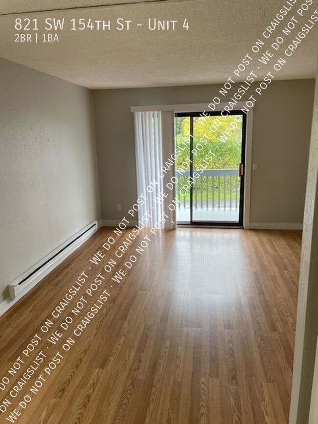 Building Photo - New Burien renovated 2 bedroom 1 bath- upp...