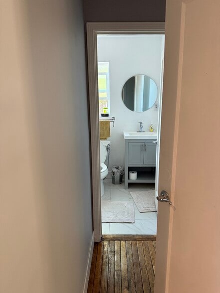 Building Photo - 227 Jewell St