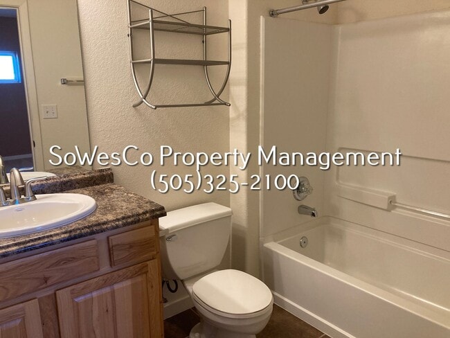 Building Photo - Beautiful Newer 3 Bedroom Home w/ Garage