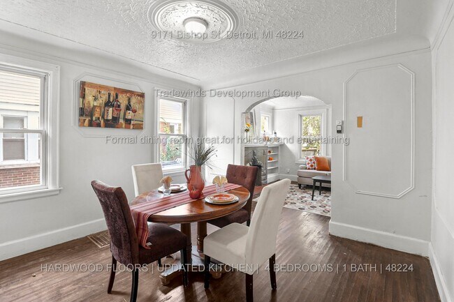 Building Photo - 9171 Bishop-4BR Bungalow - Hardwoods/Updated Kitchen - Yorkshire Woods - 48224