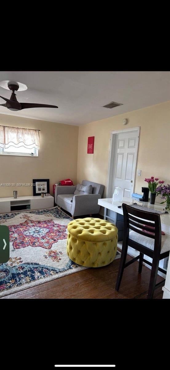 Building Photo - 1843 Wiley St