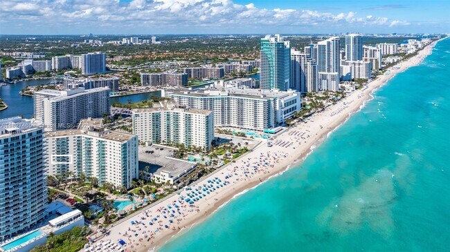 Building Photo - 3901 S Ocean Dr