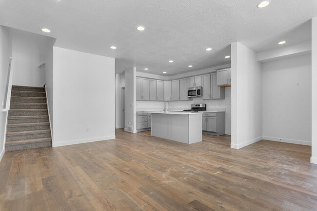 Building Photo - Dry Creek Highlands Towns - 6606