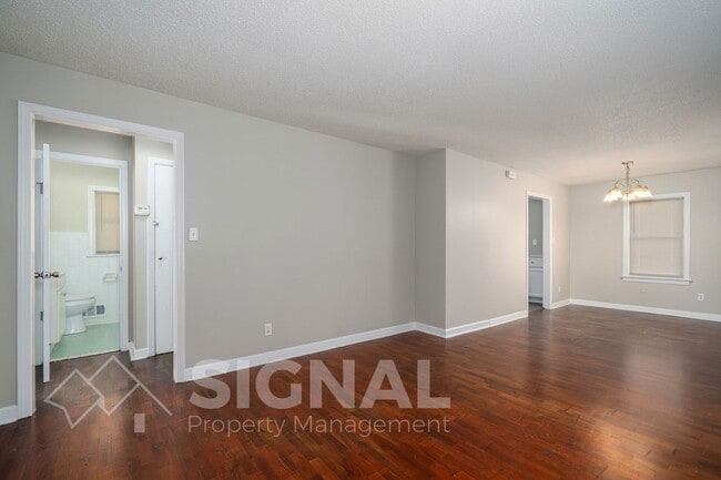 Building Photo - 912 2nd Ave