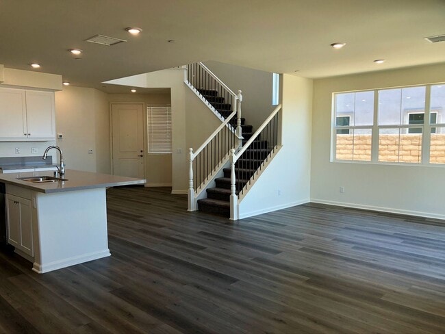 Building Photo - Long Term - Spacious 4 Bedroom Home @ Terra Lago in Indio!