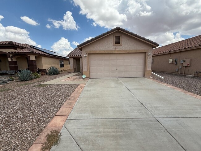 Primary Photo - 521 W Jardin Loop