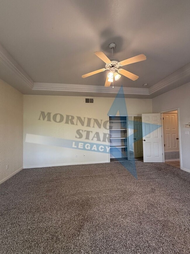 Building Photo - Spacious 3-Bedroom Home Off Roadrunner!