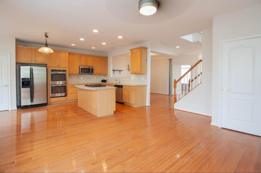 Building Photo - 12681 Heron Ridge Dr