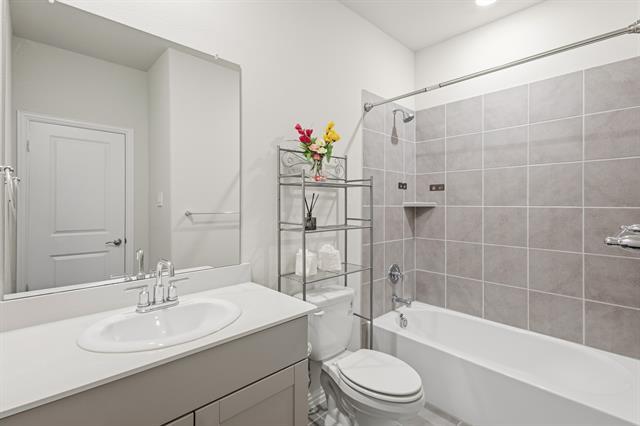 Building Photo - 206 Goosewood Dr