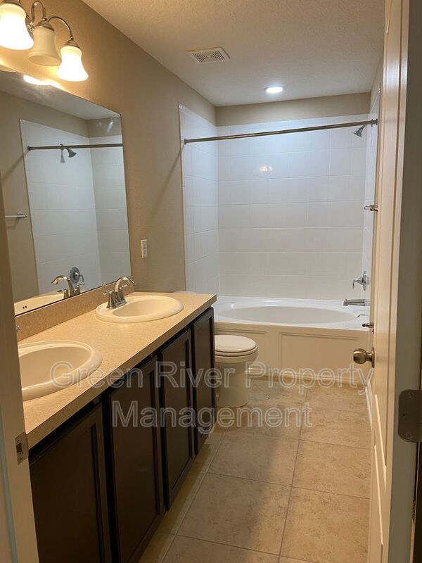 Building Photo - 3697 Hartsfield Forest Cir