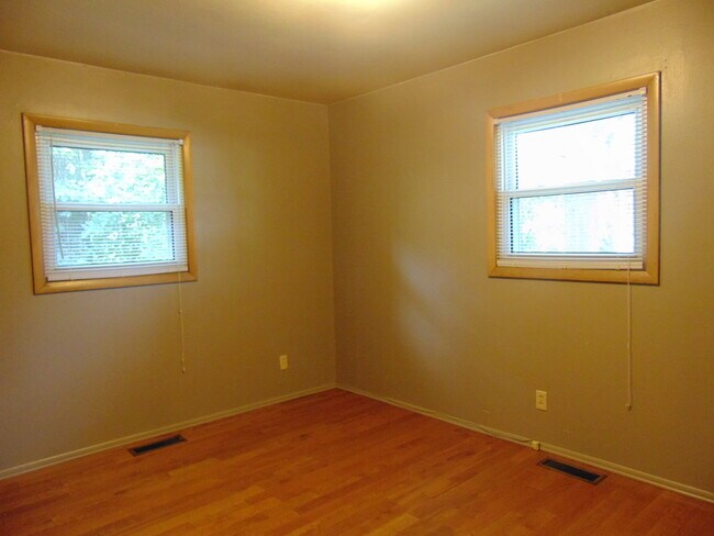 Building Photo - 5333 Bluffton Rd