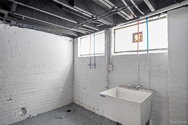 Building Photo - 4000 Berkshire St