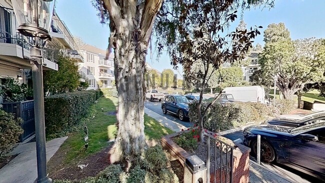 Building Photo - Remodeled 2Bd 2Ba Condo in Newport