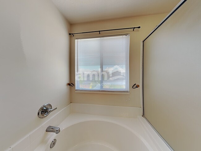 Building Photo - 261 Walton Dr