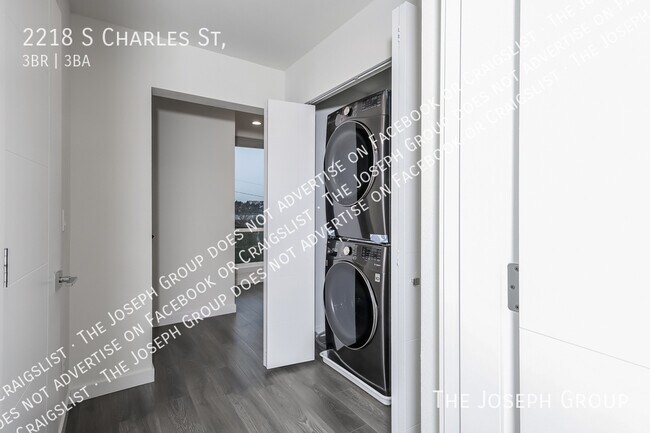 Building Photo - 2218 S Charles St