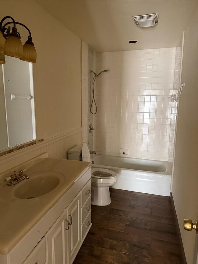 Building Photo - 2104 NW 115th St