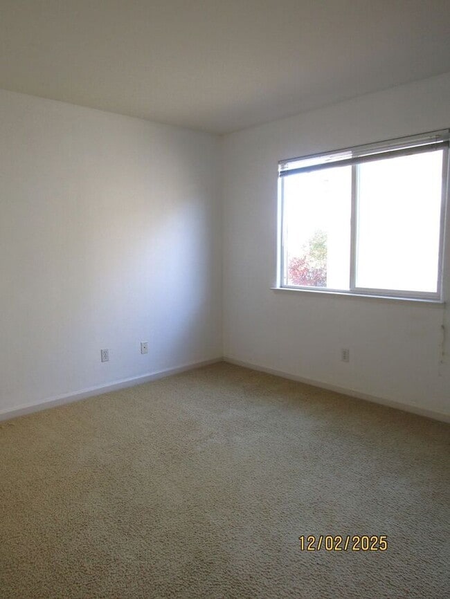 Building Photo - Beautiful 4 Bed 3 Bath Single Family Home in Santa Rosa- $3,250 per month!