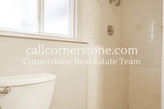 Building Photo - 3614 Regis St