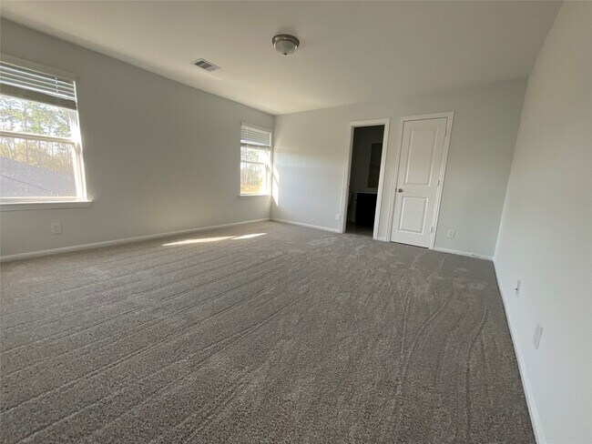 Building Photo - 8039 Brooks Crossing Dr