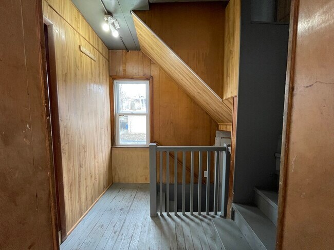 Building Photo - 3615 N Troy St