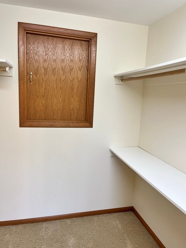 Building Photo - View Home in Poulsbo