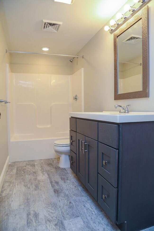 Building Photo - Newly Built 6br/3ba- Steps away from PC!