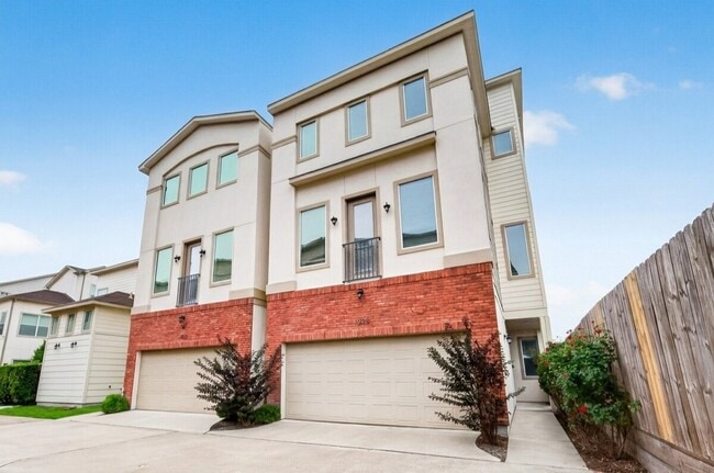 Building Photo - 1202 Cedarpost Tree Springs Pl