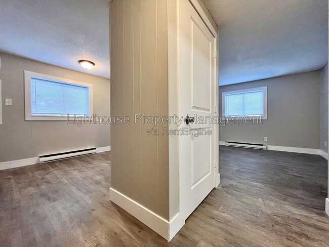 Building Photo - 1545 Carmil Dr