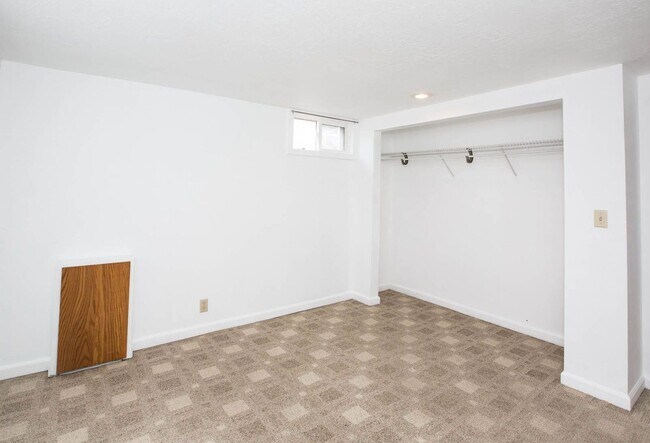 Building Photo - 2134 S 13th St W