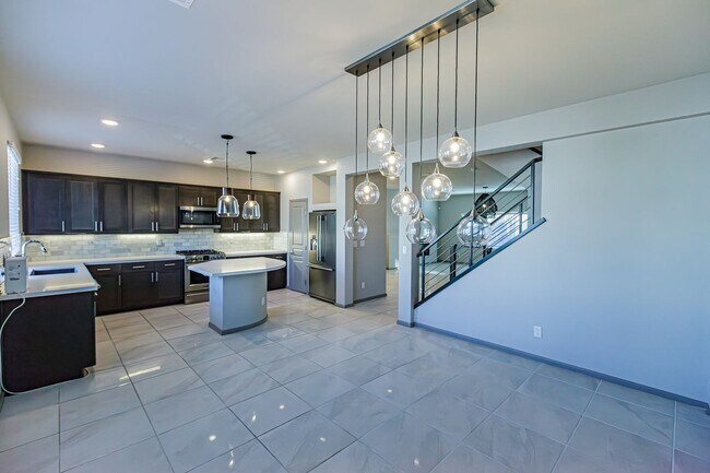 Building Photo - Rooftop Balcony