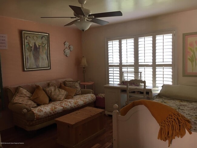 Building Photo - 2215 Old Mill Rd