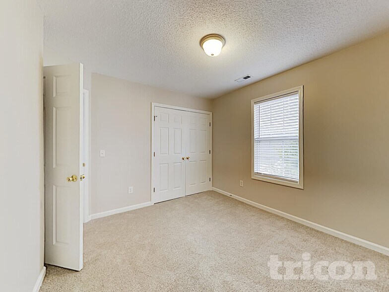 Building Photo - 262 Santee Cir