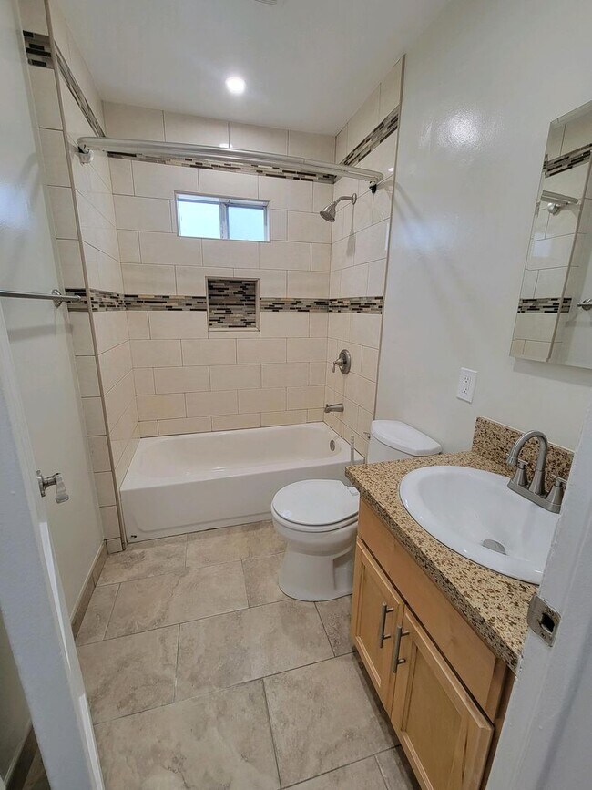 Building Photo - 2221