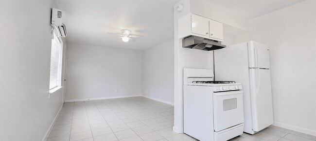 Building Photo - 7818 Oak Knoll Ln