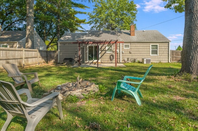 Building Photo - 4809 W 75th St