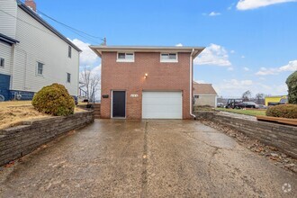 Building Photo - AVAILABLE JUNE 1ST!! 3 BEDROOM IN MUNHALL!!