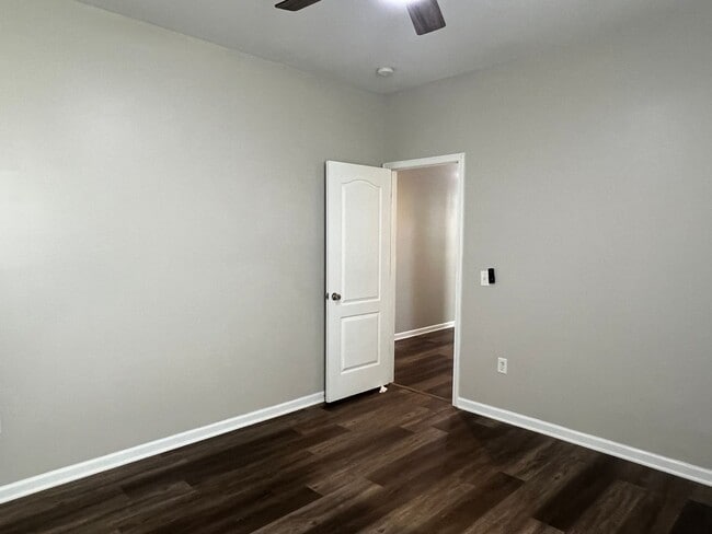 Building Photo - Beautiful Home w/Lots of Extras