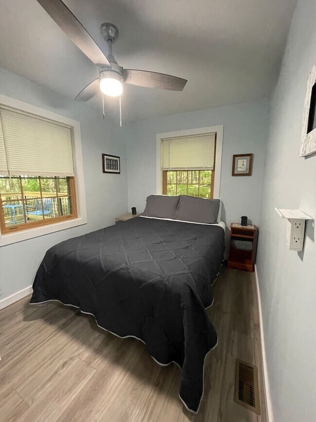 Room #1 - 5804 Barnhart Rd