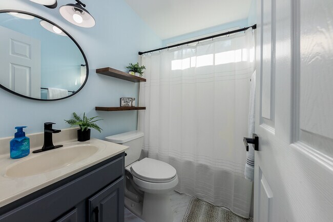 Guest Bathroom: Conveniently located for guest use - 122 Sellhorn Blvd