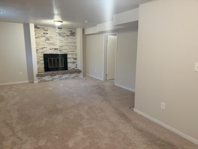 Building Photo - 193 Nicoletti Dr