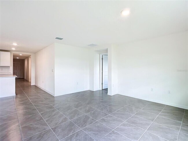 Building Photo - 8561 SW 46th Ave