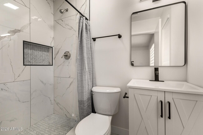 Building Photo - 4743 W Villa Theresa Dr