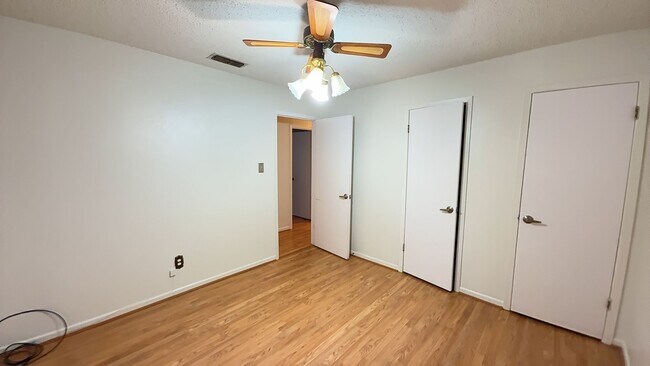 Building Photo - 415 Orchid Dr