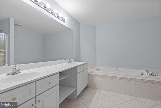 Building Photo - 61 Sunrise Ct